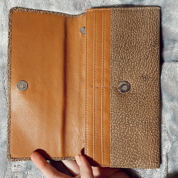 myra wallets